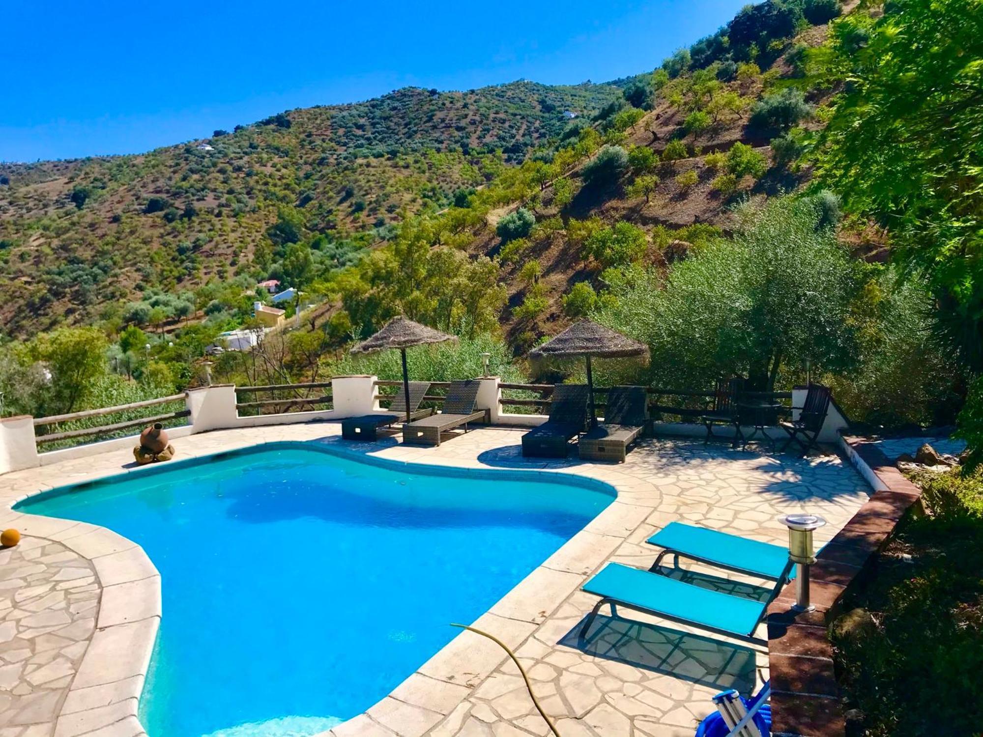 Cortijo Cuscurro Villa Riogordo Exterior photo