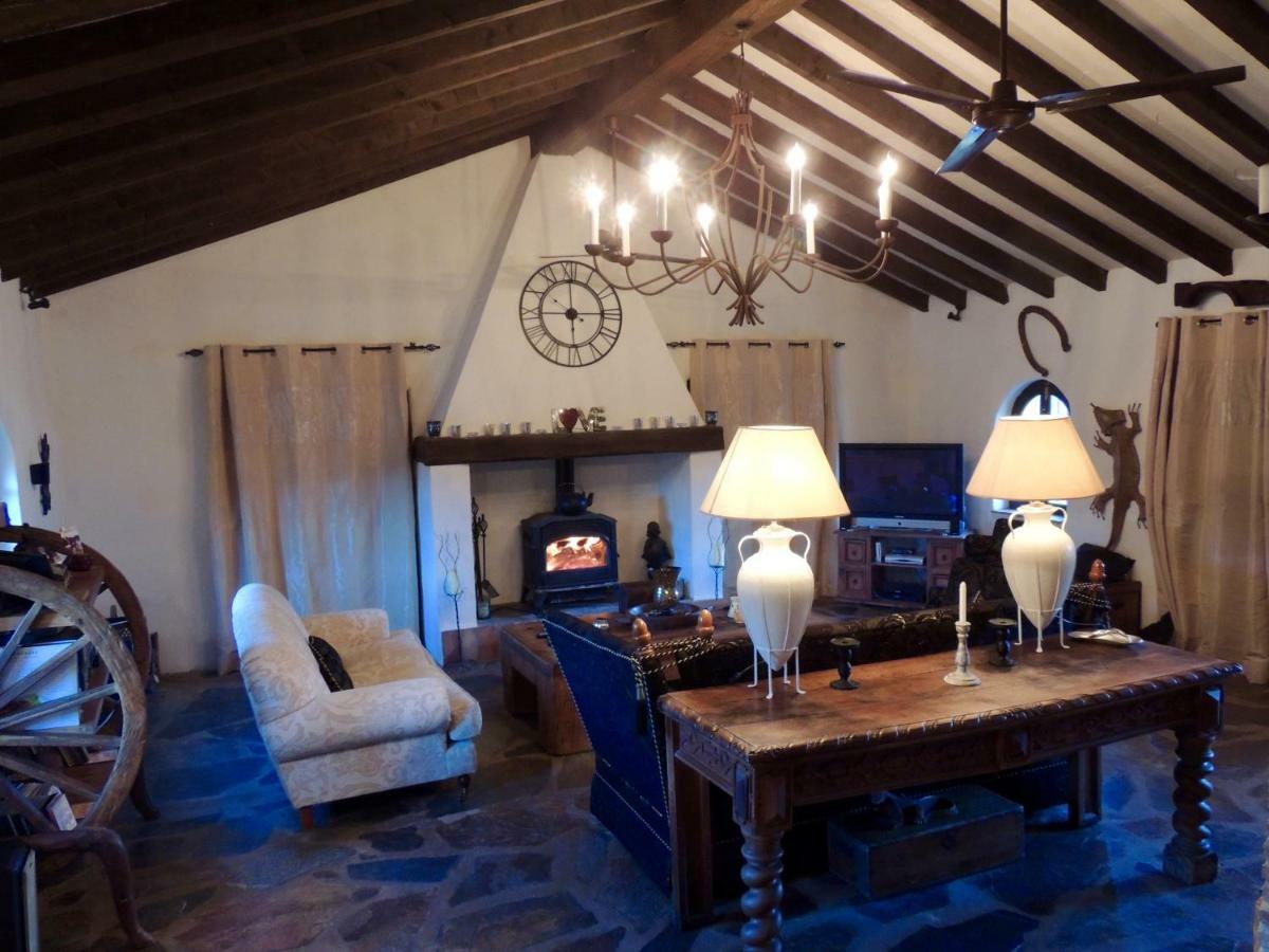 Cortijo Cuscurro Villa Riogordo Exterior photo